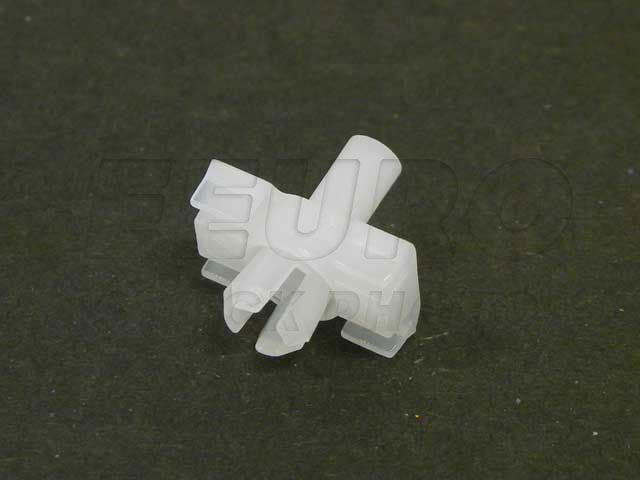 MARŞPİYEL KAPLAMASI TUTUCUSU (W123) MARŞPİYEL KAPLAMASI TUTUCUSU (W123)